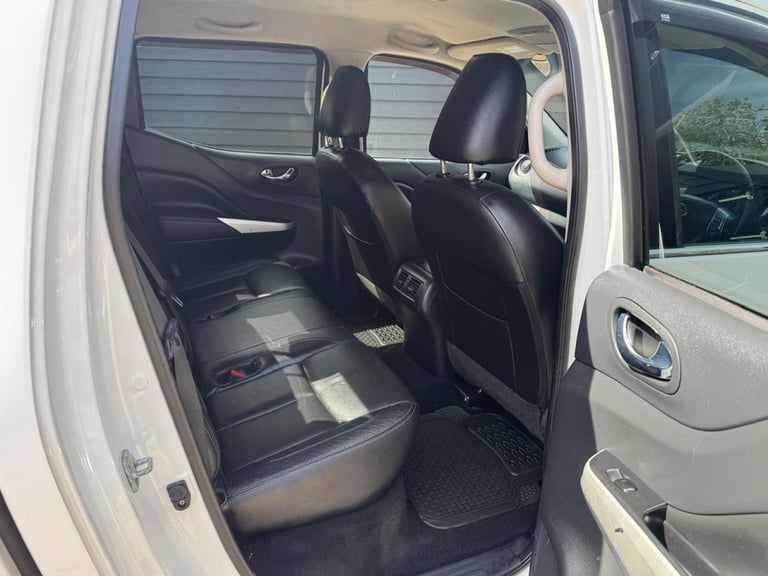 2018 Nissan Navara Double Cab Pick Up Tekna 2.3dCi 190 4WD PICK UP DIESEL Manual