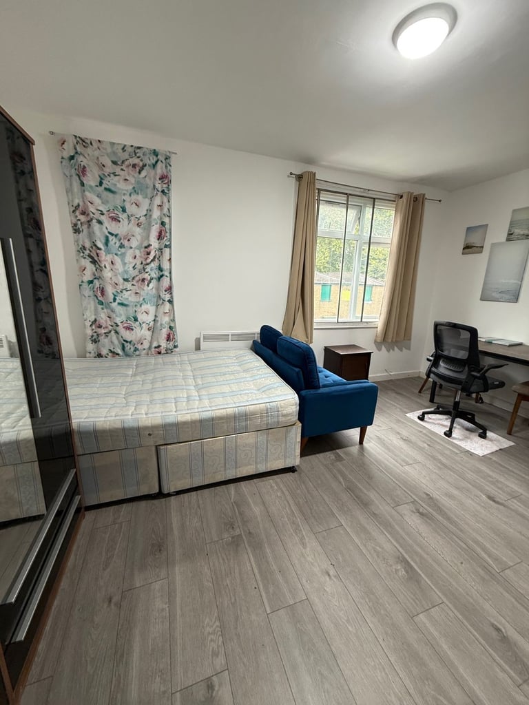 BEAUTIFUL LARGE STUDIO FLAT FOR RENT IN HOUNSLOW CENTRAL