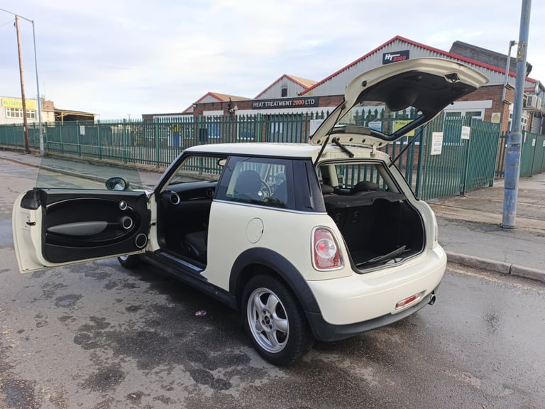 2011 MINI Hatch 1.6 One 3dr HATCHBACK Petrol Manual