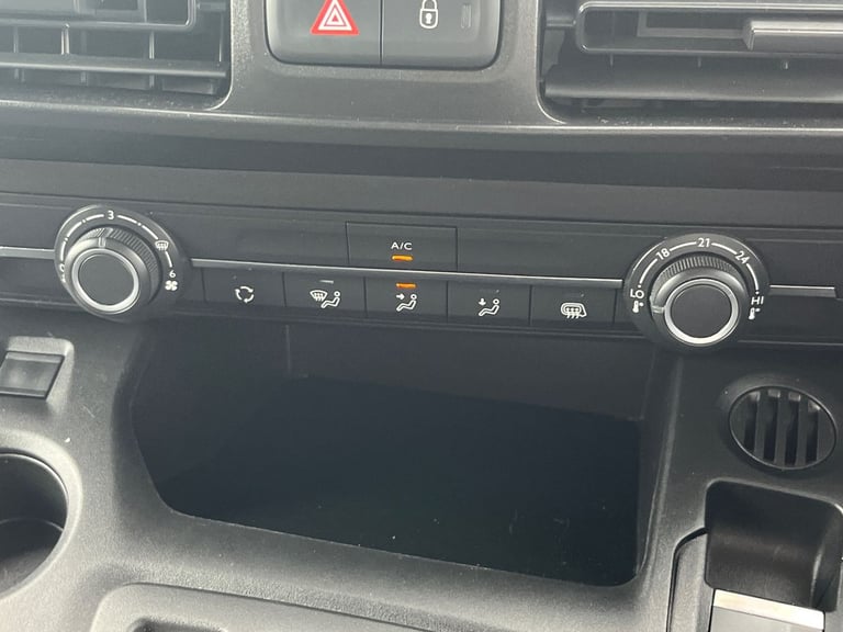  Vauxhall Combo Electric 2300 50kwh Sportive Panel Van 6dr Electric Auto L2 H1