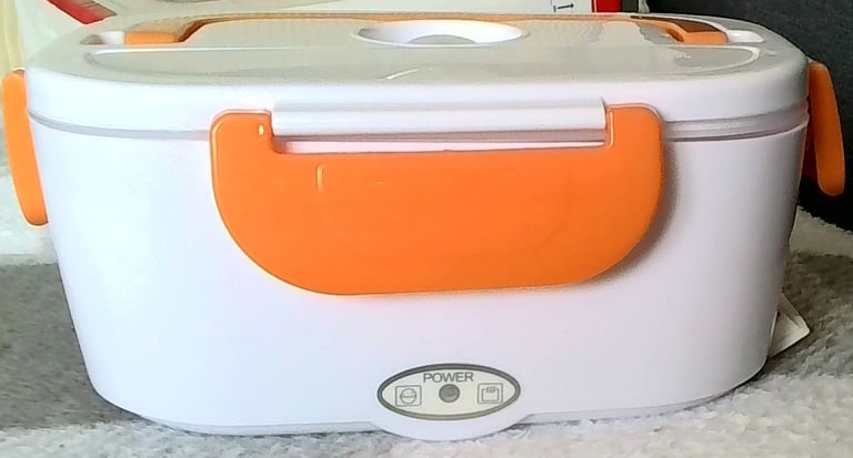 image for HEATED LUNCHBOX, USB FRIDGE AND 2 MULTI FUNCTION CHARGING UNITS FOR MOBILES ETC