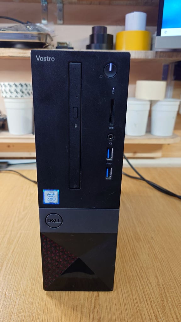 DELL VOSTRO 3470 i 5 ( 8th gen)PC