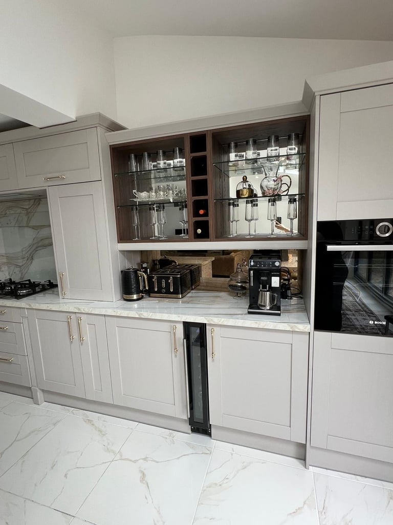 Kitchen and wardrobe fitter 