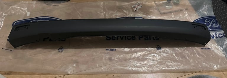 GENUINE FORD TRANSIT CUSTOM REAR BUMPER WITH PARKING SENSOR HOLES