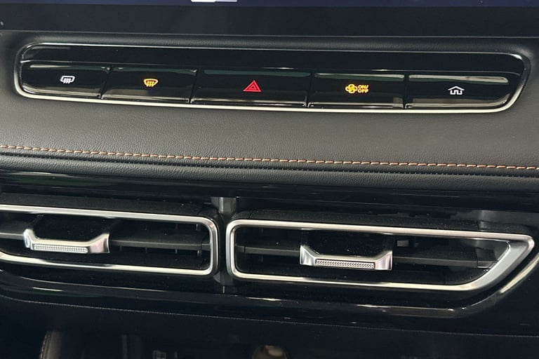 2025 MG MG HS 106287 Hatchback Petrol Automatic