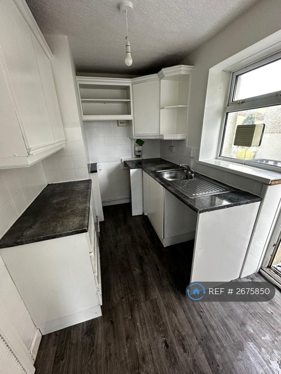 3 bedroom house in Glan 'Y Nant, Bargoed, CF81 (3 bed) (#2675850)