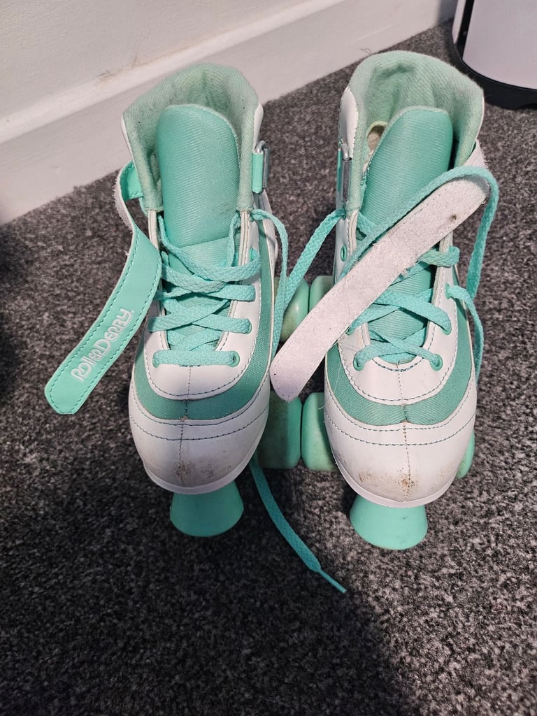 Firestar derby roller skates 