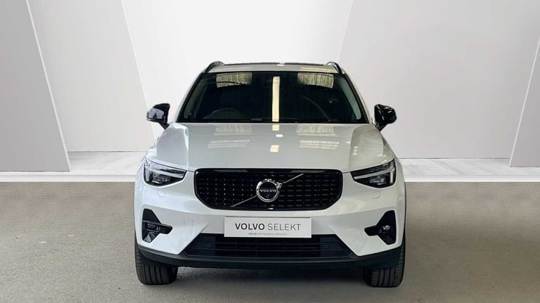 2024 Volvo XC40 2.0 B4P Ultra Dark 5dr Auto SUV Petrol Automatic