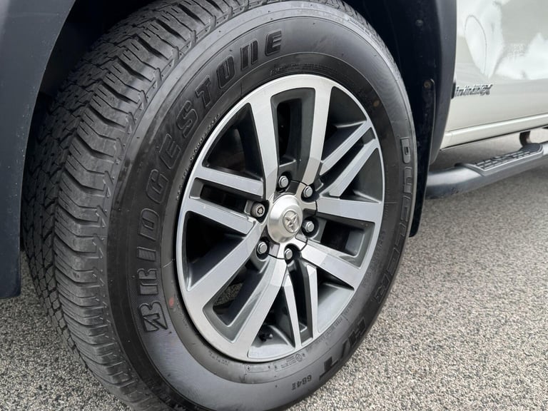 2020 Toyota Hilux 2.4 D-4D Invincible X Auto 4WD Euro 6 (s/s) 4dr (TSS) PICK UP Diesel Automatic