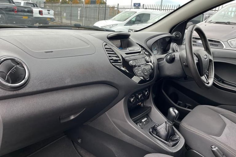 2017 Ford Ka+ 1.2 Zetec 5dr - 12 MONTHS MOT, 2 KEYS, LOW INSURANCE GROUP, REAR PARKING SE Hatchba...