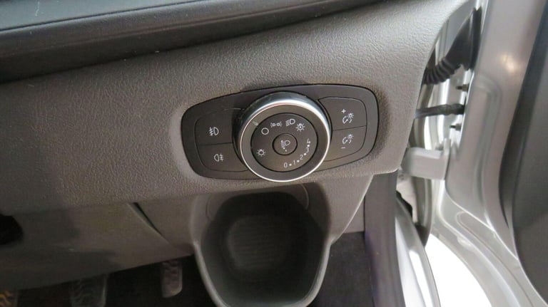  Ford Transit Custom 2.0 320 EcoBlue Limited Crew Van L2 H1 Euro 6 (s/s) 5dr (6 Seat) Diesel Manual