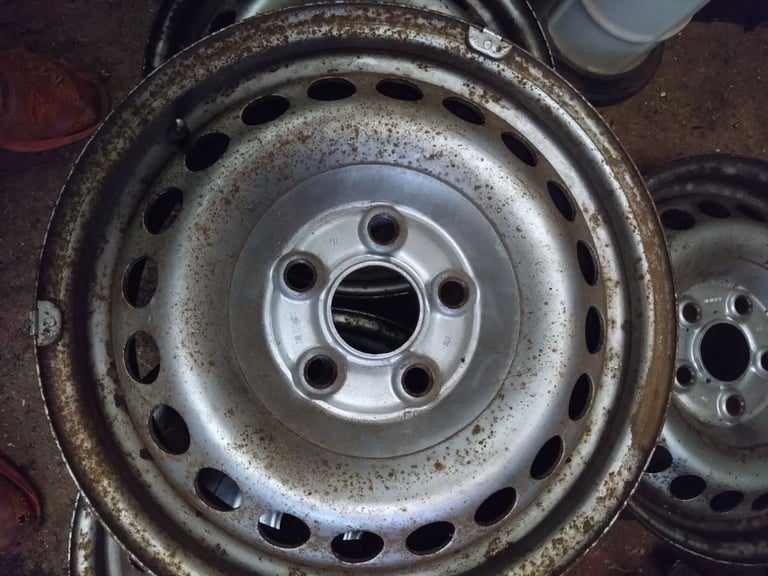 Vw T5 steal wheels with centre caps not alloys 