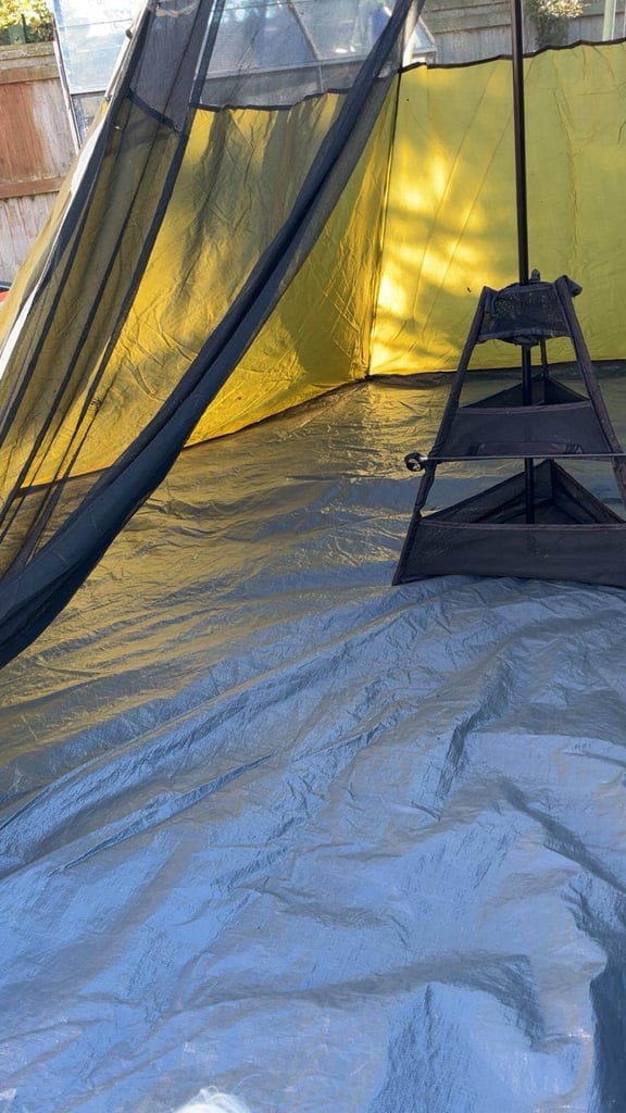 Camping tent