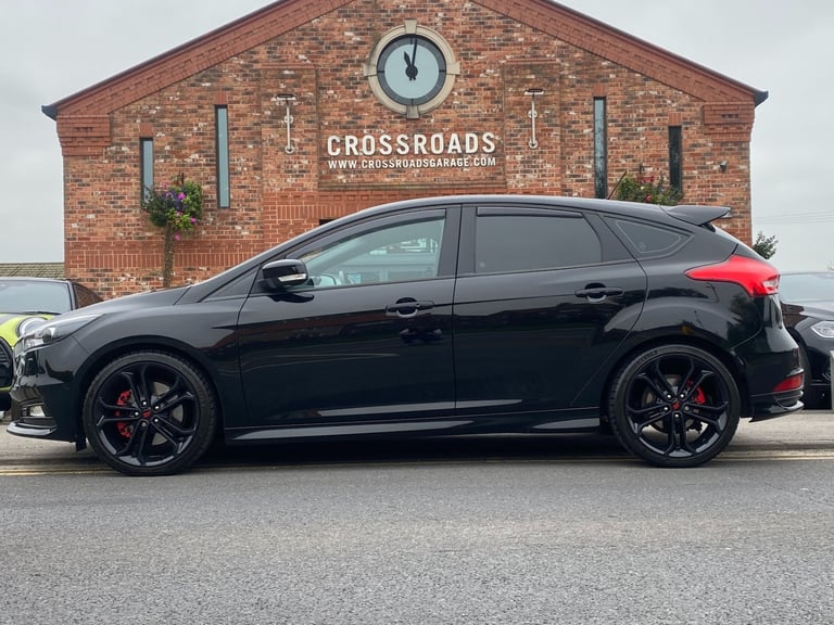 image for 2017 Ford Focus 2.0T ST-3 5dr - Apple CarPlay &amp; Sat Nav &amp; Heated Recaro Seats &amp; FSH H...