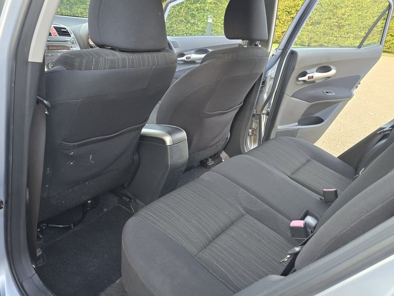 2007 Toyota Auris 1.6 Automatic VVTi TR MM 5dr . 87000 Miles . CHEAP on Fuel. GOOD Car. HATCHBACK...
