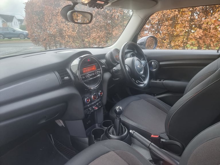 Mini Cooper D Euro 6 1496 (cc), 5 doors