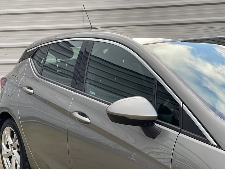 VAUXHALL ASTRA 1.4 i SRi 2017