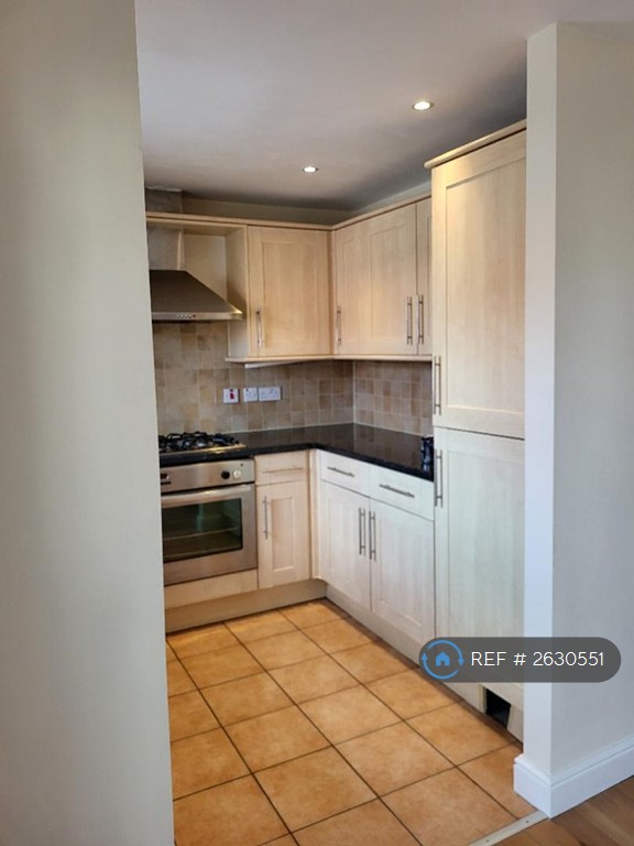 2 bedroom flat in Gainsborough Court, Sudbury, CO10 (2 bed) (#2630551)