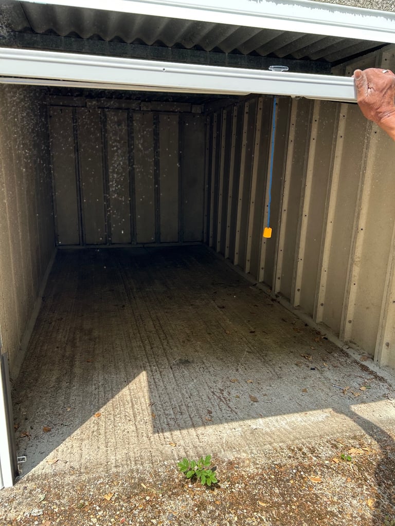 Single garage to let Highgate n6 5ay 