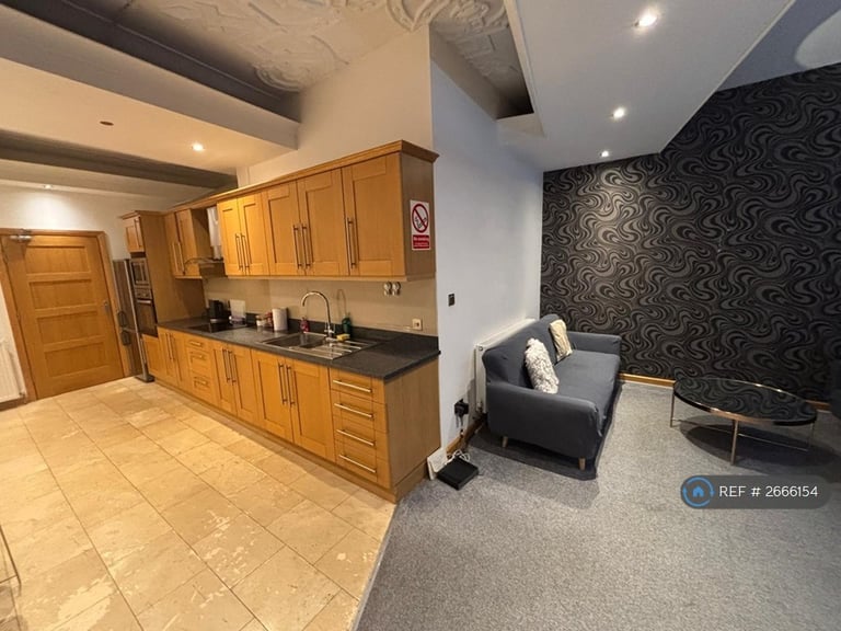 3 bedroom flat in College Green, Bristol, BS1 (3 bed) (#2666154)