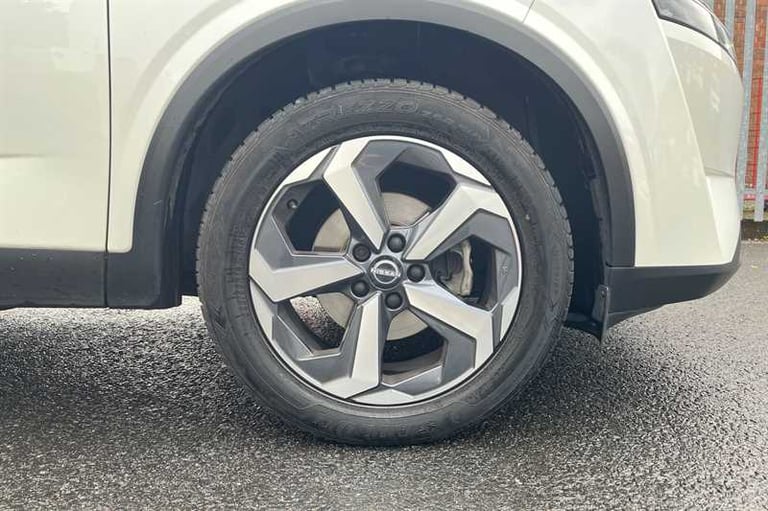 2022 Nissan Qashqai 1.3 DIG-T MH N-CONNECTA 5DR Hatchback Petrol Manual