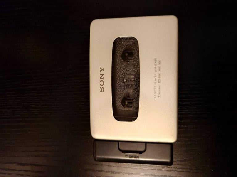 Sony walkman WM-EX811 in mint condition