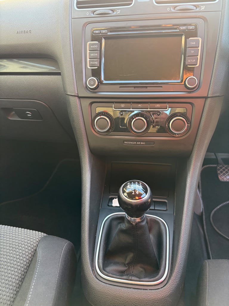 Volkswagen, GOLF, Hatchback, 2011, Manual, 1598 (cc), 5 doors