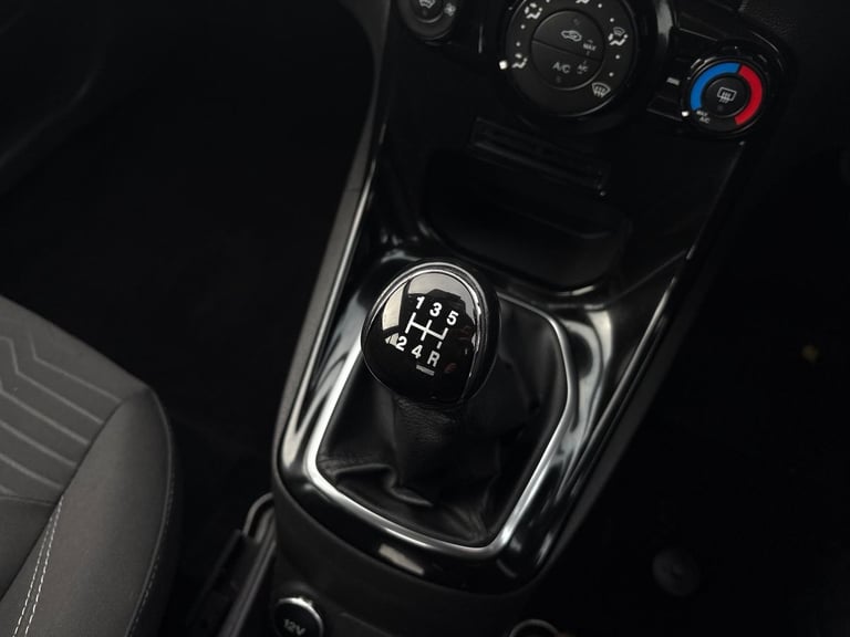 2013 Ford Fiesta 1.25 82 Zetec 5dr Hatchback PETROL Manual