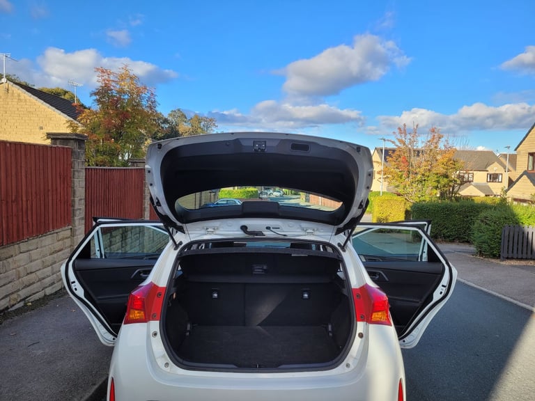 2015(64)TOYOTA AURIS 1.4 D4-D ICON 177K 12 MONTH'S MOT*£20/TAX*6SPEED*90BHP*FACELIFT MODEL*
