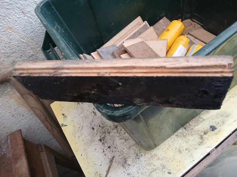 Solid wood parquet block/tiles