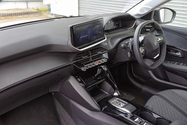 2024 Peugeot 208 1.2 PureTech MHEV Allure Hatchback 5dr Petrol Hybrid e-DSC Euro 6 (s/s) (10 HATC...
