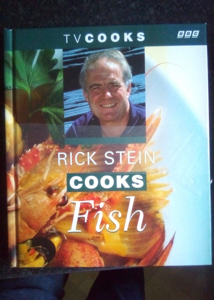 TRACTOR MAGS, BOOKS - COOKING, PLANTS, 1ST AID, BIBLE, DIY, HISTORY ETC