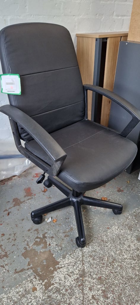  Argos home Brixham office desk chair - black faux leatherette - assembled 