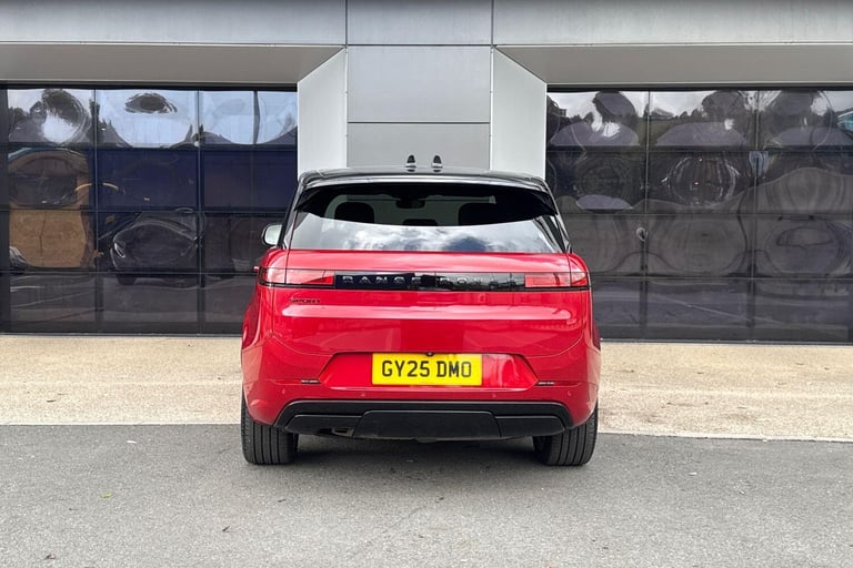2025 Land Rover Range Rover Sport 3.0 D300 Dynamic SE 5dr Auto ESTATE DIESEL Automatic