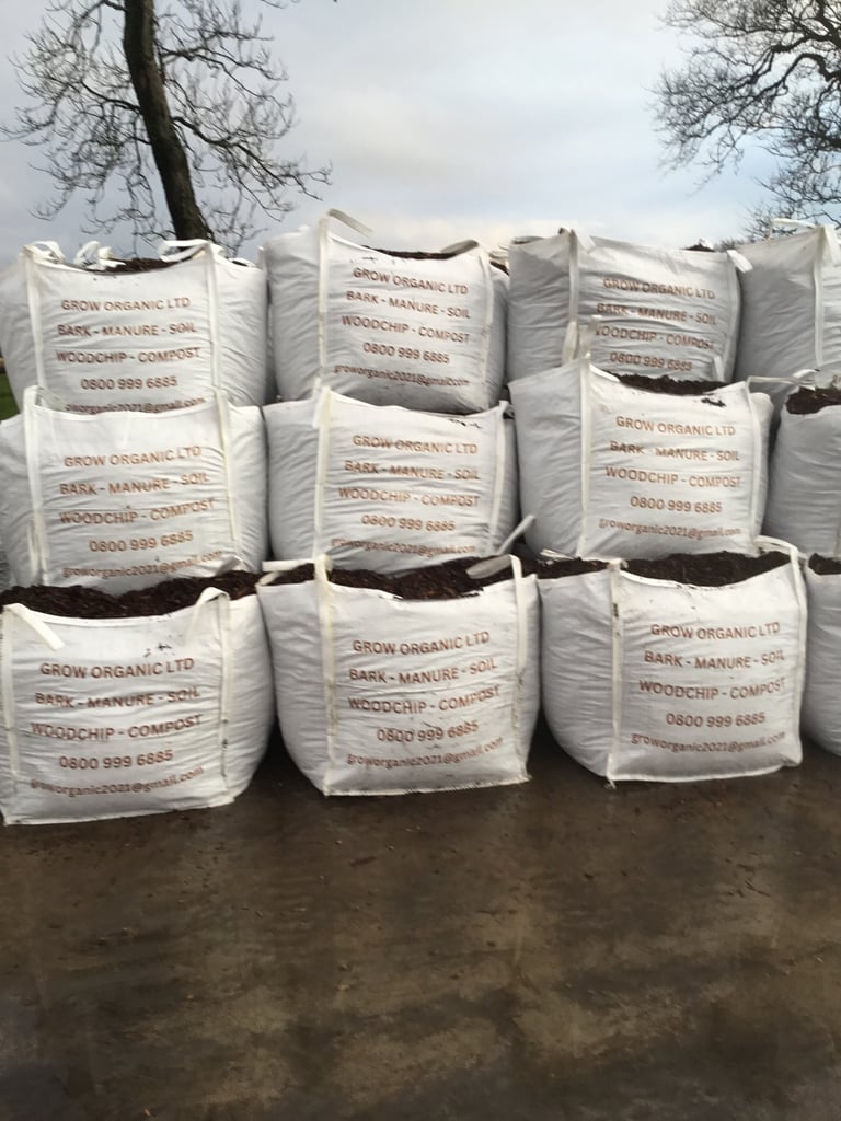 Bulk bags of topsoil-BS3882 certified- screened to 20 mm FREE DELIVERY 