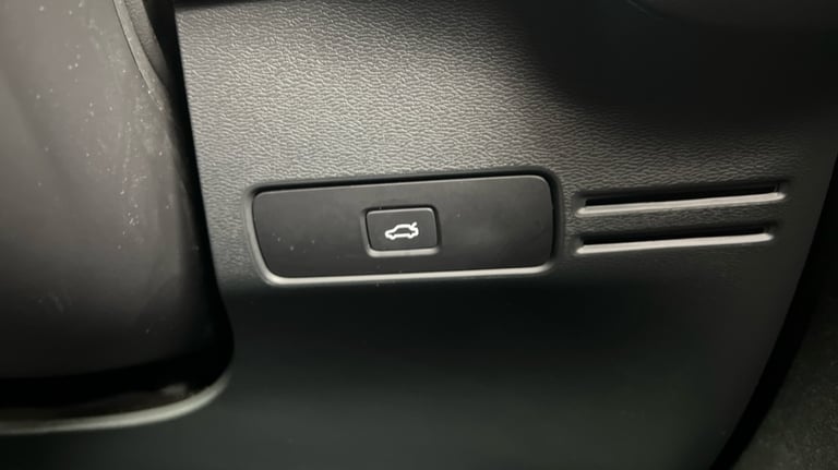 2024 Volvo XC40 Plus, B3 Mild hybrid, Petrol, Dark Estate Petrol Automatic