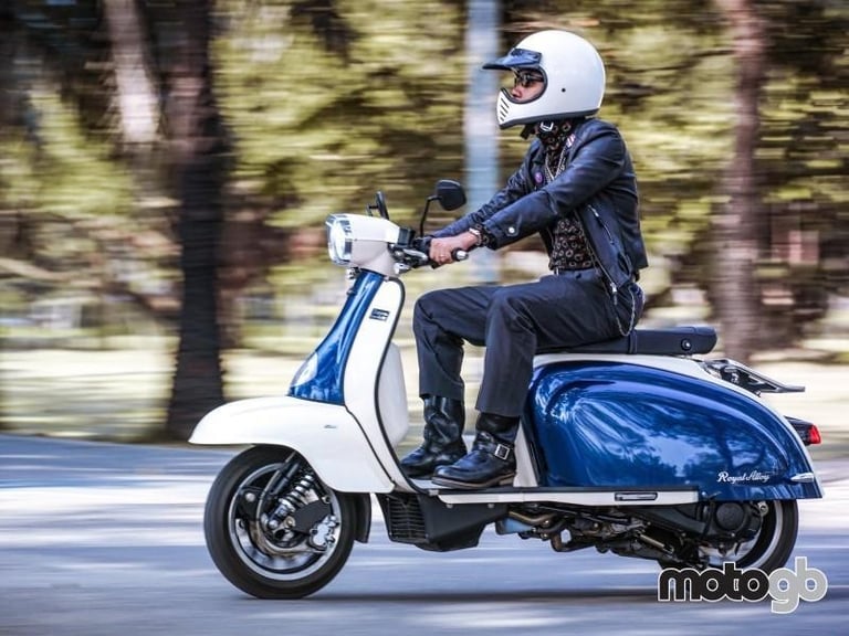 Royal Alloy TG 125cc S a Modern Classic Retro Automatic Moped Scooter For Sal...