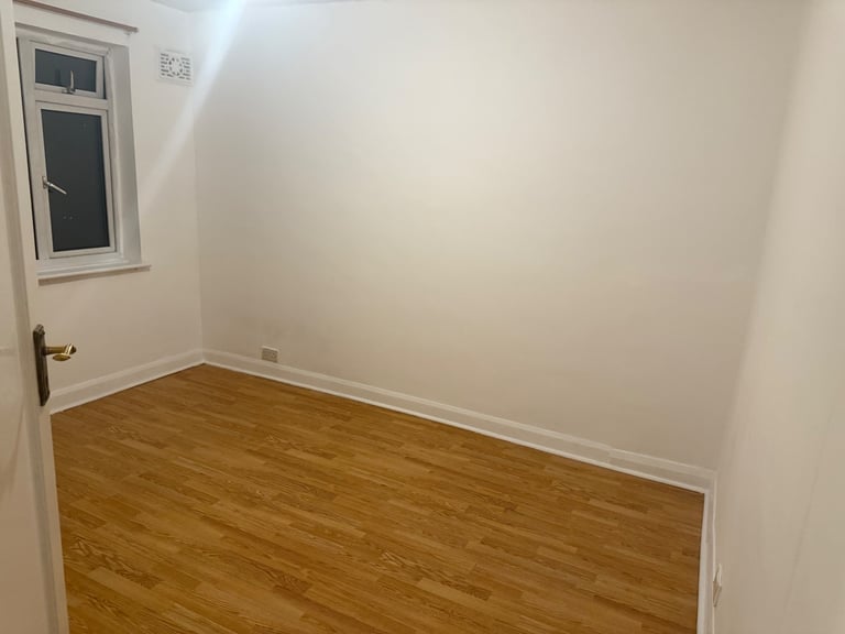 2 Bedroom first Floor Maisonette (Flat) is available to rent in Hayes UB4 