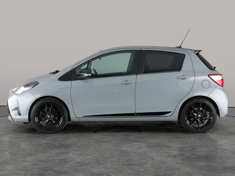2020 Toyota Yaris 1.5 VVT-h GR SPORT Hatchback 5dr Petrol Hybrid E-CVT Euro 6 (s/s) (100 ps)  Hat...