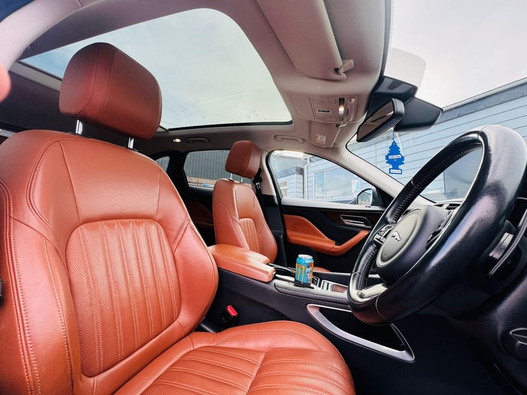 2017 Jaguar F-Pace 2.0d Portfolio 5dr Auto AWD ESTATE DIESEL Automatic