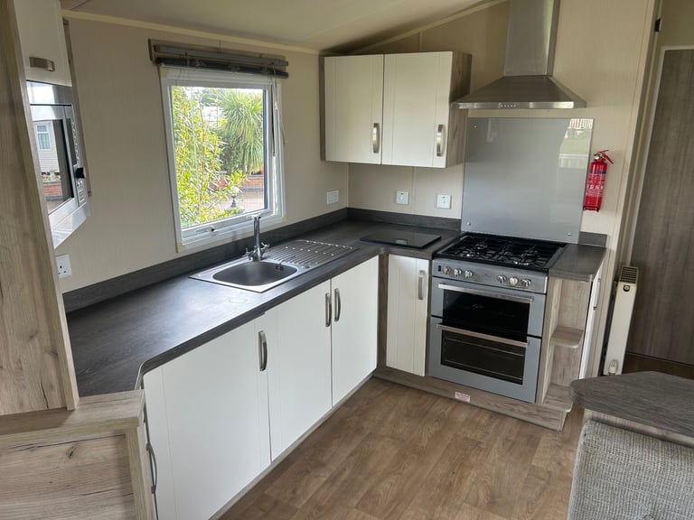 Mobile home for sale - 11.5 month season - Burgh Castle, Great Yarmouth