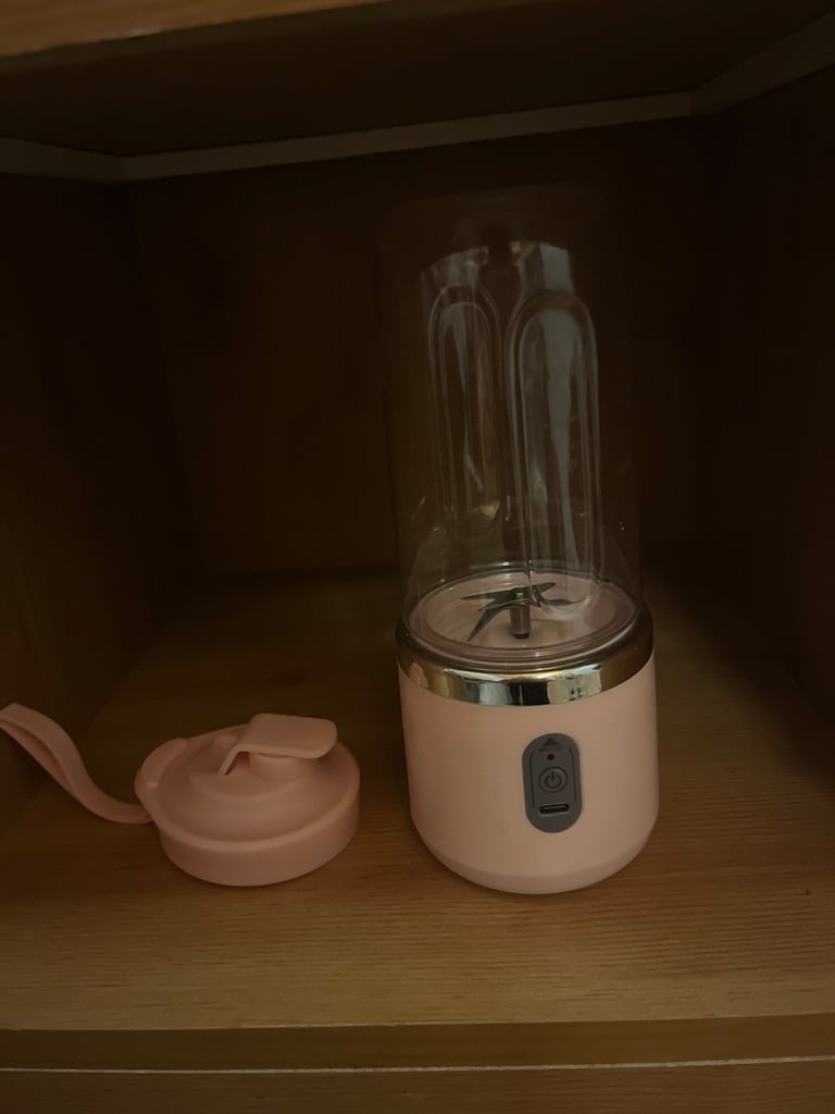 Small portable juicer 