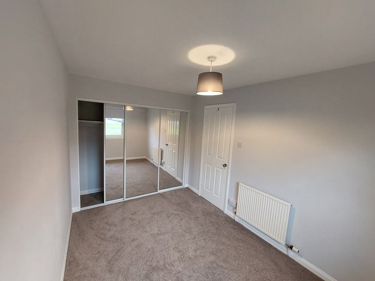 🏡 1-Bedroom Flat to Let – Peaceful Location Overlooking Hogganfield Loch