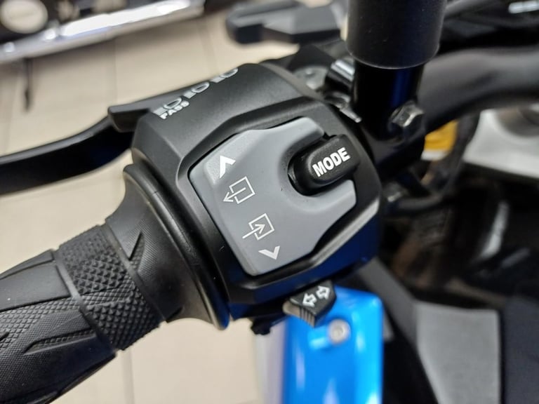 Suzuki GSXS1000   22 plate  only 6615 miles  full service history  delivery p...