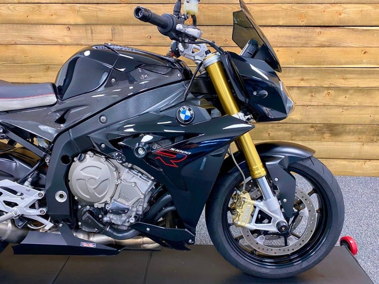 SUPERB 2016 BMW S1000R SPORT, ONLY 7173 MILES AND ONE OWNER, GREAT SPEC!
