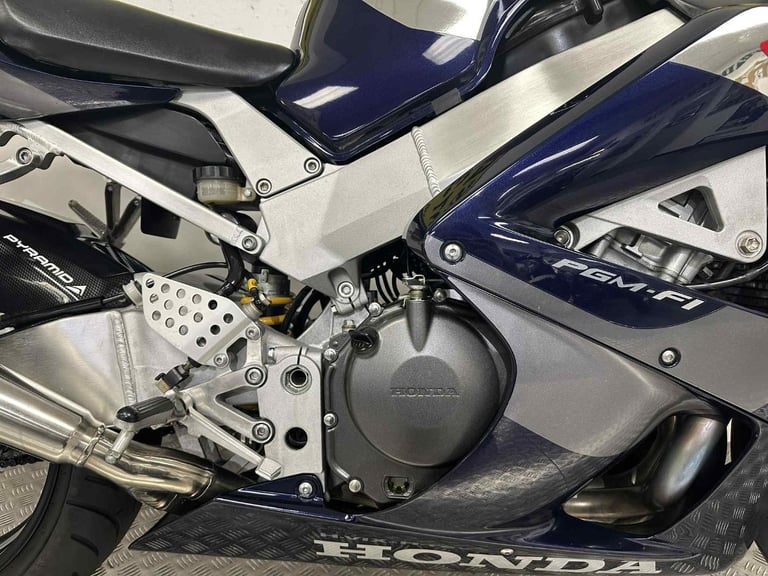 2002 HONDA CBR900RR FIREBLADE