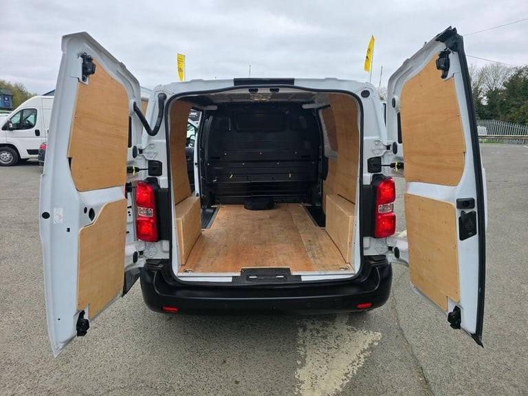 2023 Citroen Dispatch E 1000 75 kWh Enterprise M in white, 12,000 miles, full service history, 1 ...