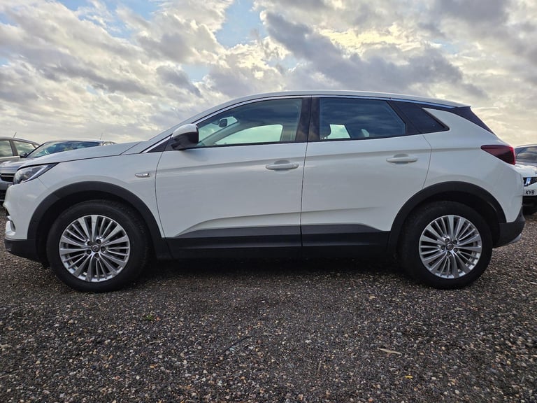 2019 Vauxhall Grandland X 1.2 Turbo Tech Line Nav Auto Euro 6 (s/s) 5dr Petrol