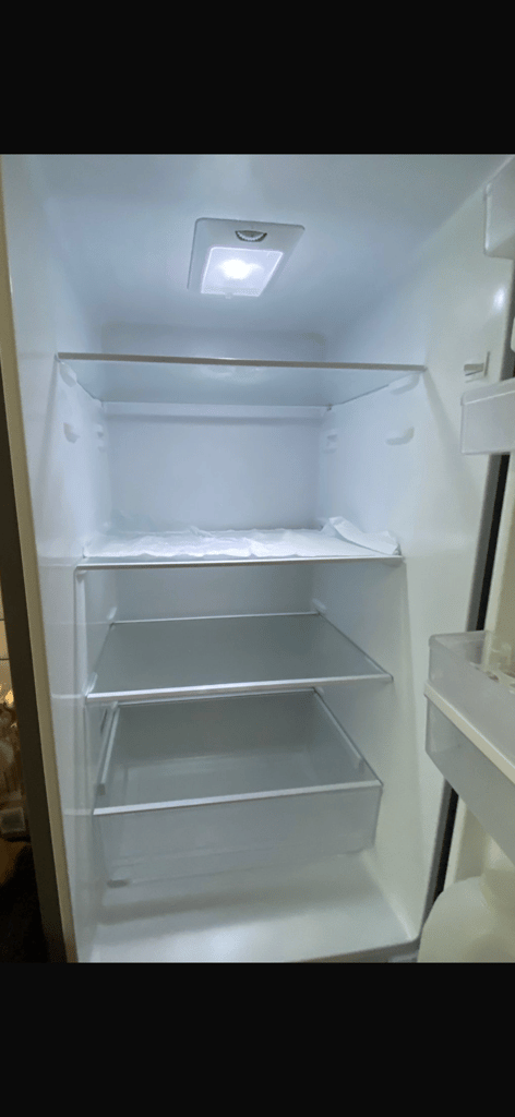 Fridge freezer (like new)