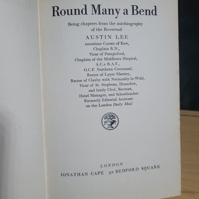 Round Many A Bend (Austin Lee - 1954) First Edition Hardback Book with D/J b5